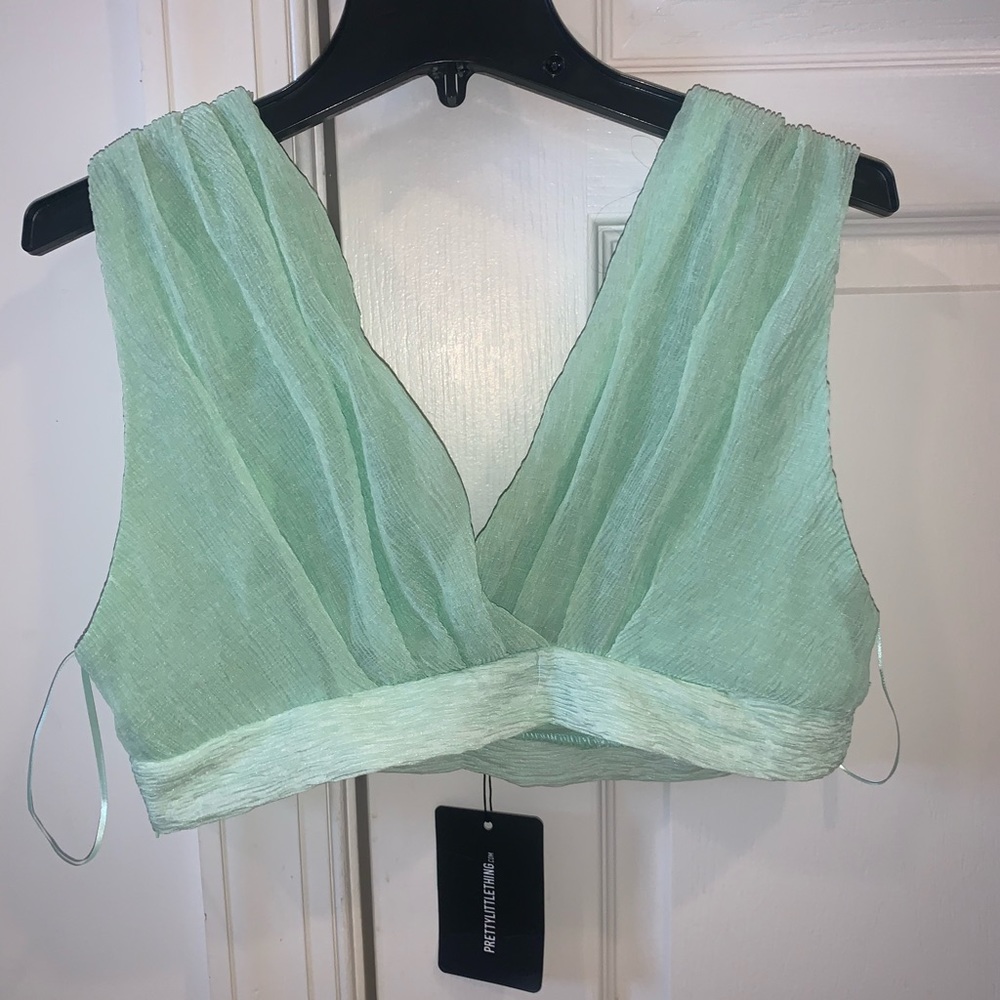 Textured Woven Pleated Crop Top - PrettyLittleThing size 10 in Sage Green
